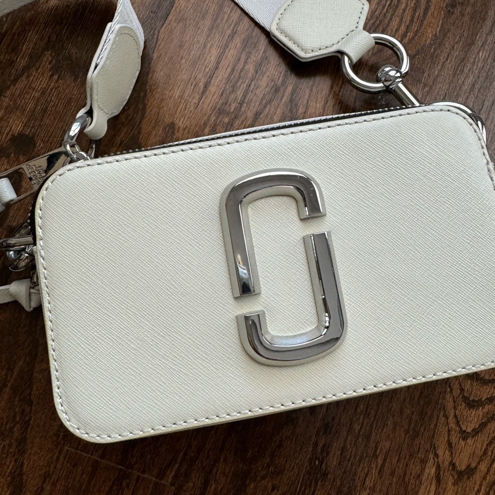 Marc Jacobs Snapshot white purse